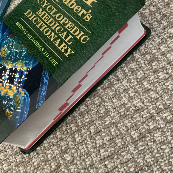 24 Taber’s Cyclopedic Medical Dictionary - Picture 6 of 7